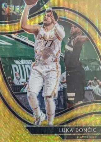 Luka Doncic　SELECT en fuego GOLD　PSA10 Luka Doncic En Fuego SP Insert 2022-23 Panini Select