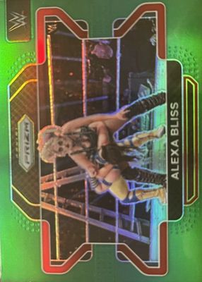 2022 Prizm WWE #37 Green