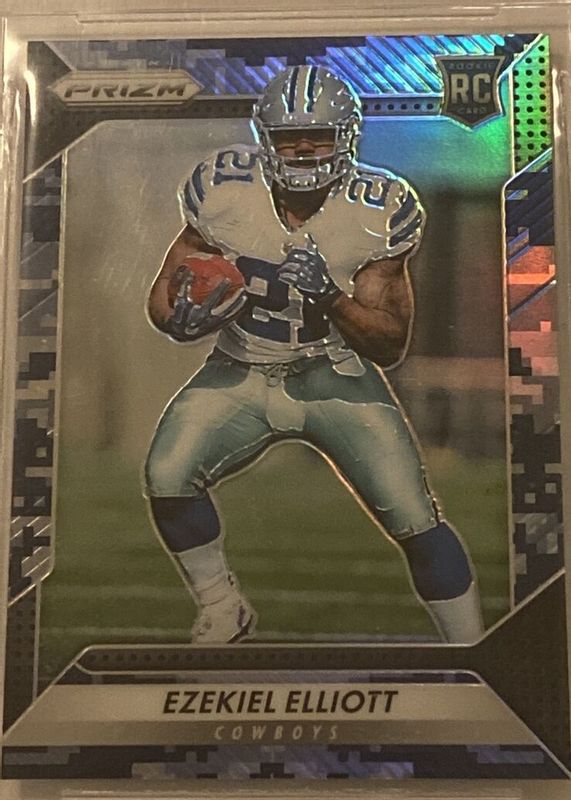 Ezekiel Elliott 2016 Prizm #238 Camo /25 Rookie PSA 8