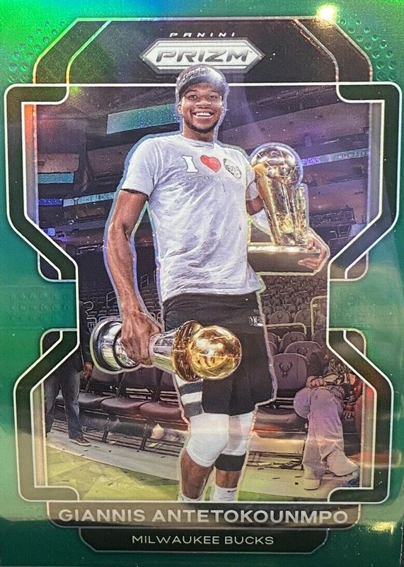 Giannis Antetokounmpo 2021 Prizm #1 Green SGC 10