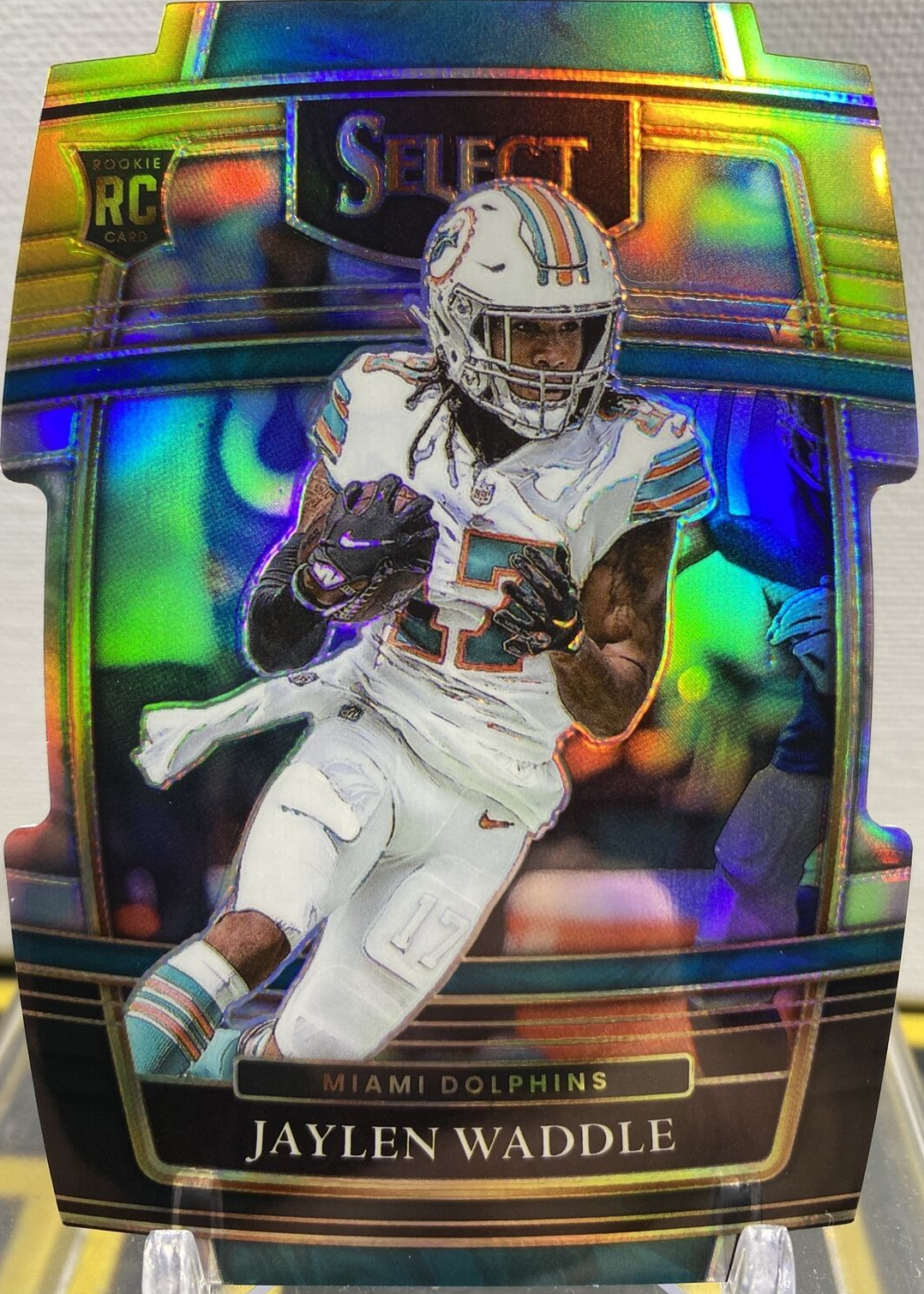 Jaylen Waddle 2021 Select #48 Concourse Black & Gold Die-Cut Price