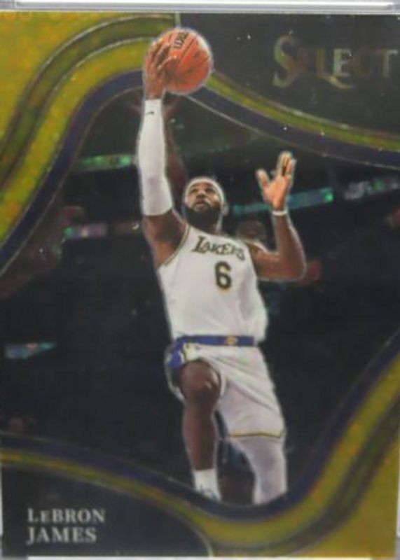 LeBron James 2021 Select #219 Courtside Gold Disco /10 SGC 10