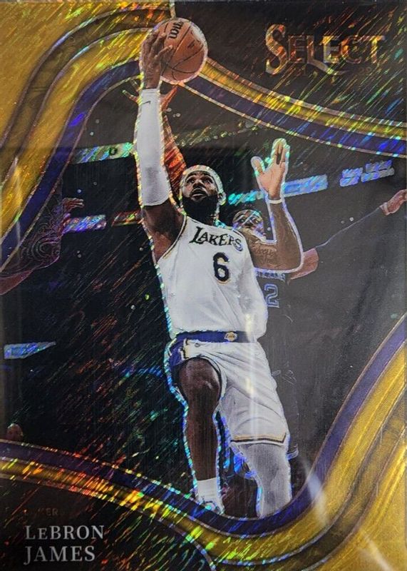 LeBron James 2021 Select #219 Courtside Gold Shimmer /10 SGC 10