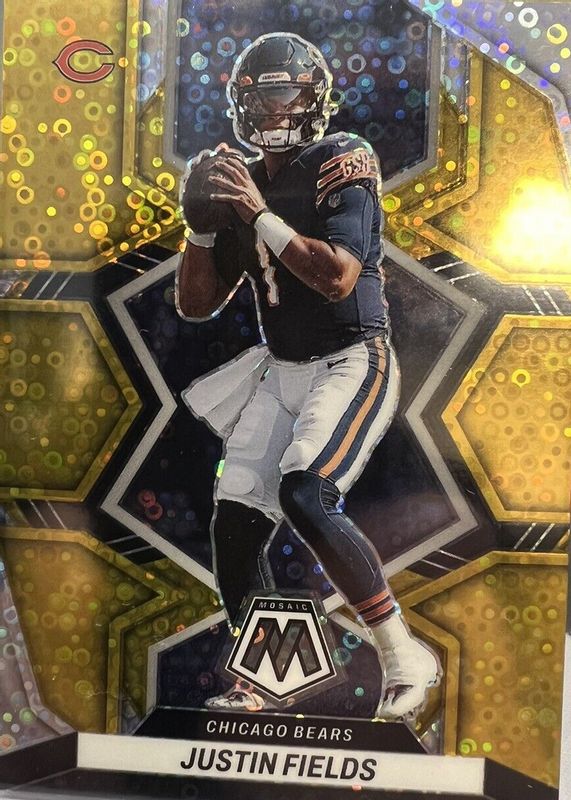 Justin Fields 2022 Mosaic #33 No Huddle Gold /10 RAW