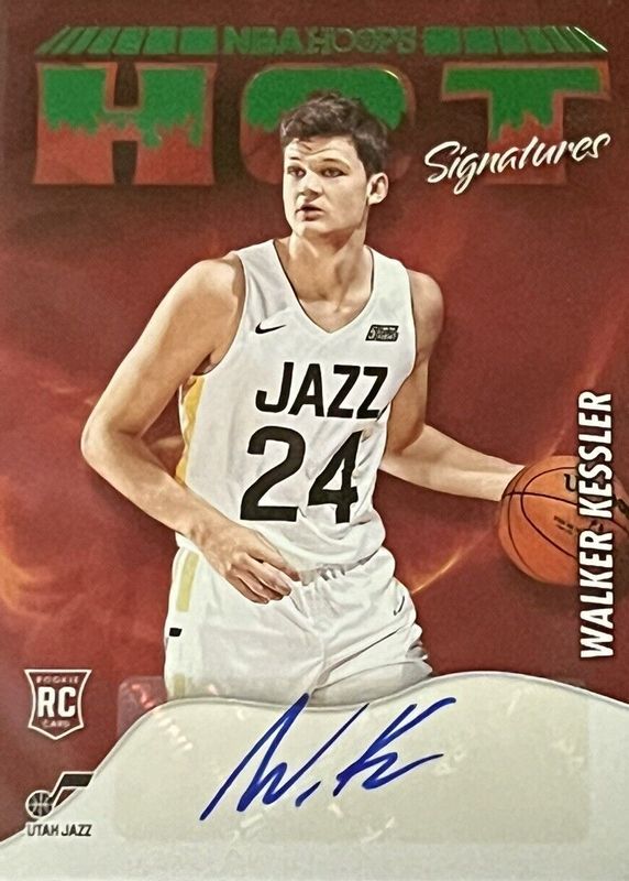 Walker Kessler 2022 Hoops #HSR-WKS Hot Signatures Rookies - Green Rookie SGC 9.5