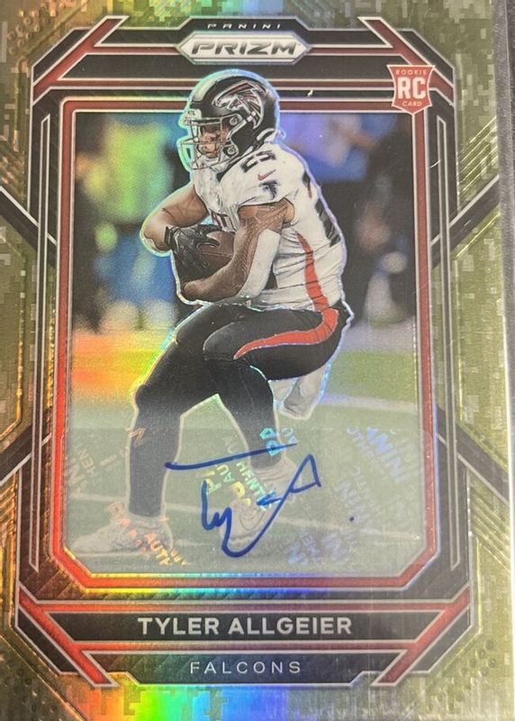 Tyler Allgeier 2022 Prizm #344 Rookie Autographs - Camo /25 RAW