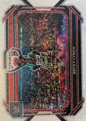 2023 Prizm WWE #18 White Sparkle /(SSP)