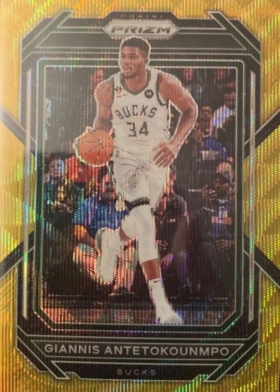 Giannis Antetokounmpo 2022 Prizm #96 Gold Wave /10 PSA 10