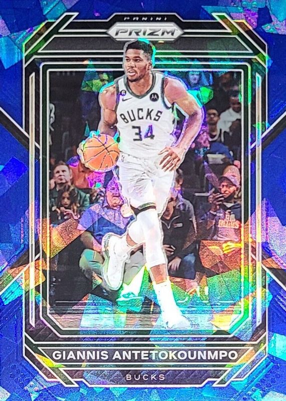 Giannis Antetokounmpo 2022 Prizm #96 Blue Ice /125 PSA 10