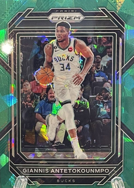 Giannis Antetokounmpo 2022 Prizm #96 Green Ice SGC 9