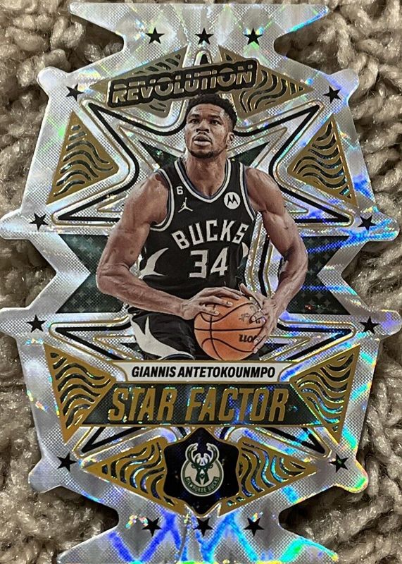 Giannis Antetokounmpo 2022 Revolution #7 Star Factor /(SSP) BGS 10 PRISTINE