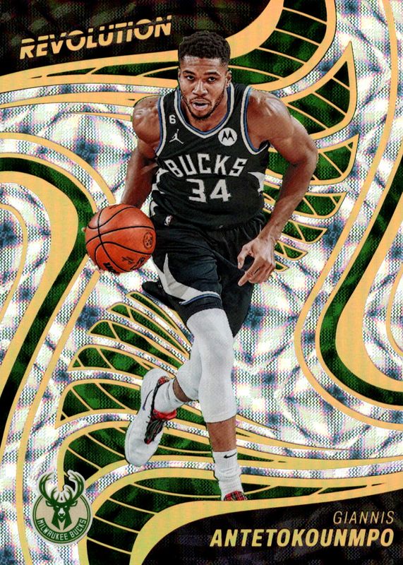 Giannis Antetokounmpo 2022 Revolution #73 Asia Holo Gold /10 RAW