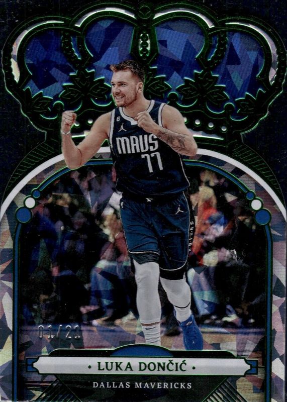 Luka Doncic 2022 Crown Royale #80 FOTL Green Crystal /21 PSA 10