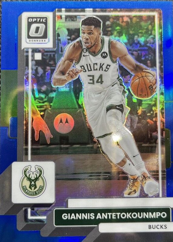 Giannis Antetokounmpo 2022 Optic #75 Blue /49 PSA 10