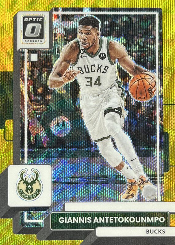 Giannis Antetokounmpo 2022 Optic #75 Gold Wave /10 RAW