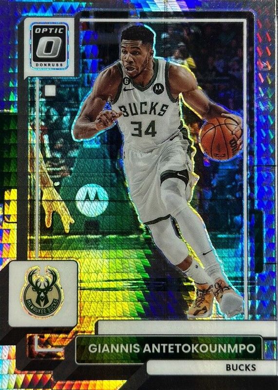 Giannis Antetokounmpo 2022 Optic #75 Lucky Envelopes /8 PSA 10