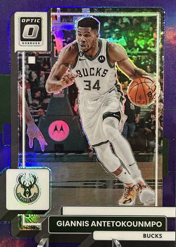 Giannis Antetokounmpo 2022 Optic #75 Purple PSA 10