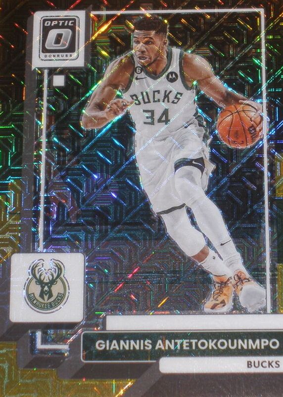 Giannis Antetokounmpo 2022 Optic #75 Choice Black Gold /8 PSA 10