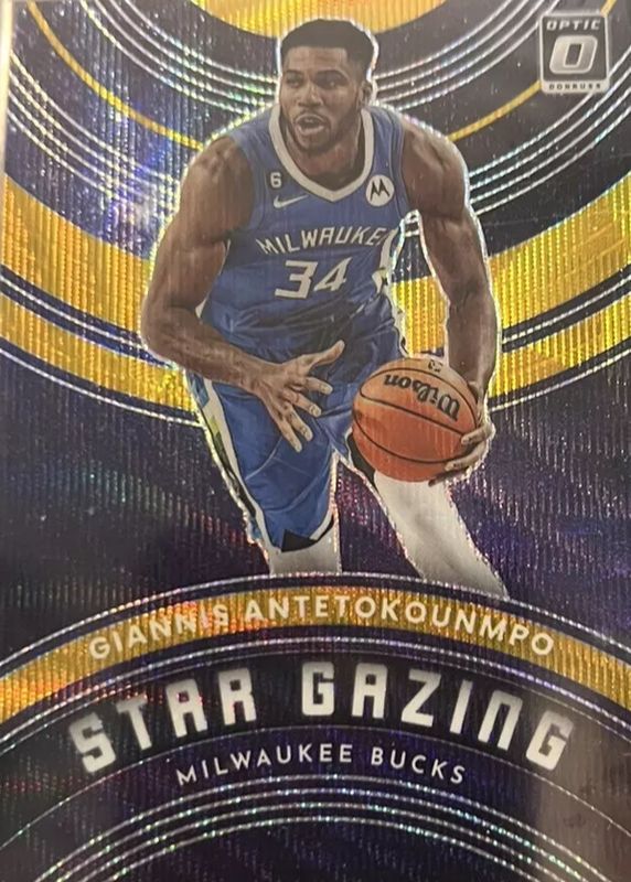 Giannis Antetokounmpo 2022 Optic #1 Star Gazing - Gold Wave /10 PSA 10