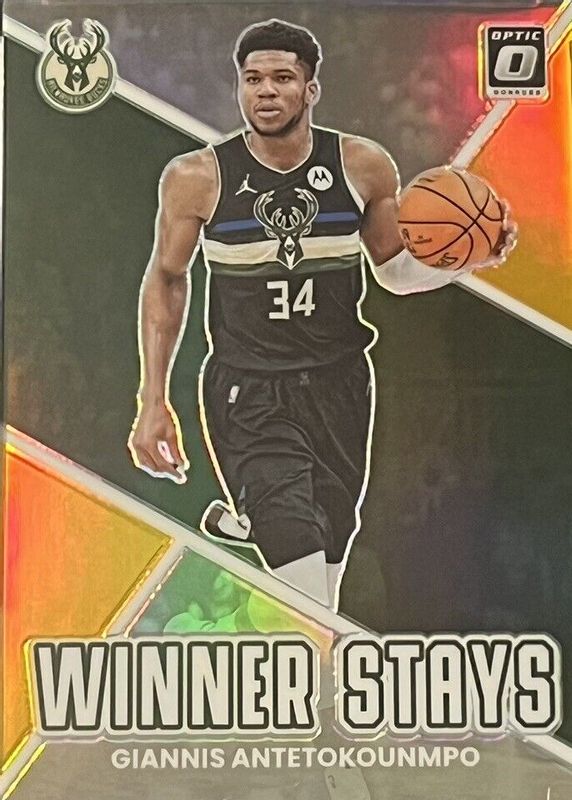 Giannis Antetokounmpo 2022 Optic #12 Winner Stays - Gold /10 PSA 10