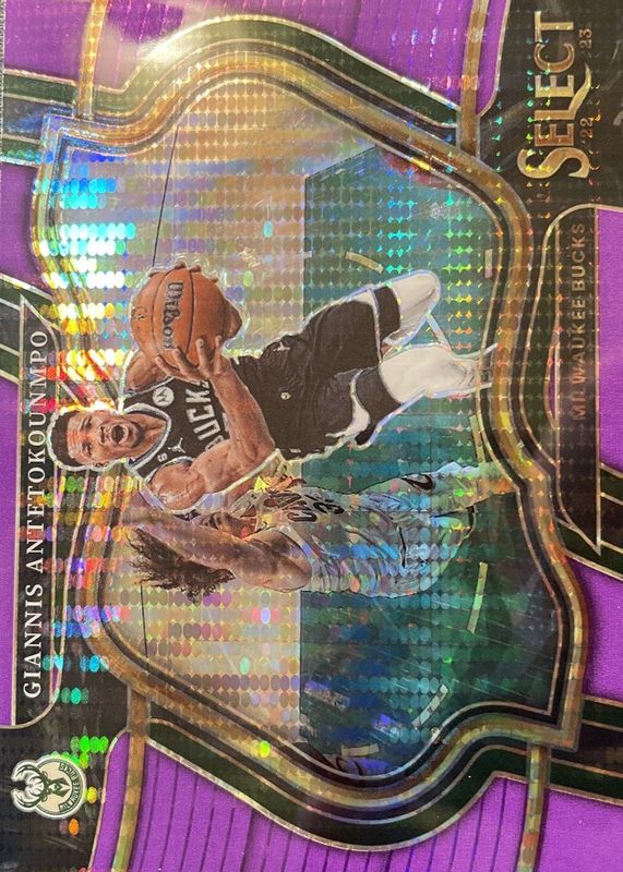 Giannis Antetokounmpo 2022 Select #261 Courtside Neon Purple Pulsar /5 PSA 10