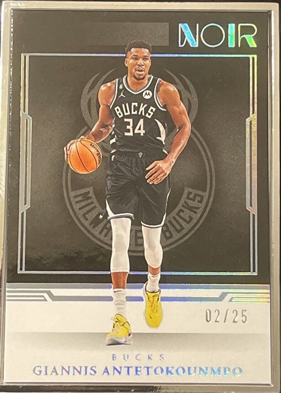 Giannis Antetokounmpo 2022 Noir #204 Statement Edition /25 PSA 10