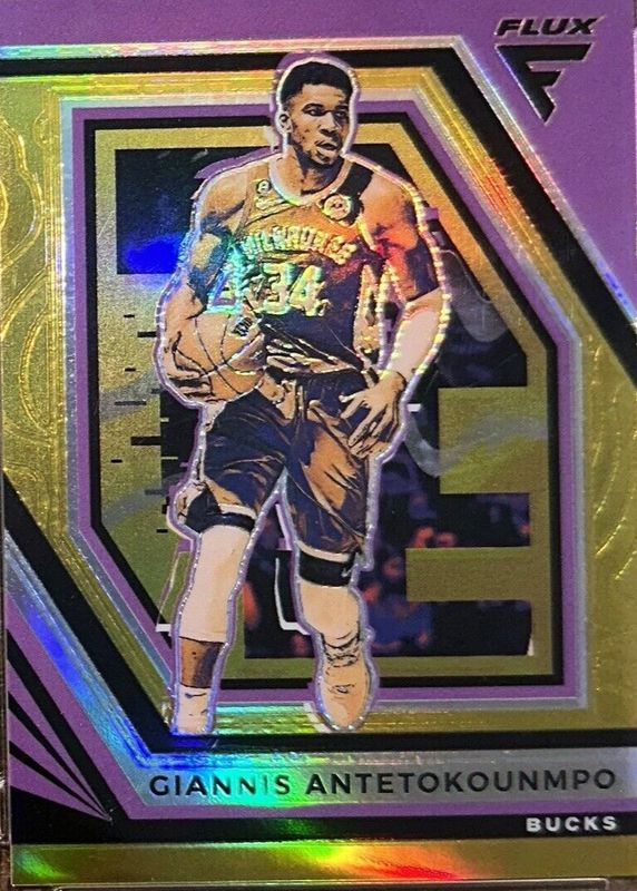 Giannis Antetokounmpo 2022 Flux #98 Gold /10 PSA 9