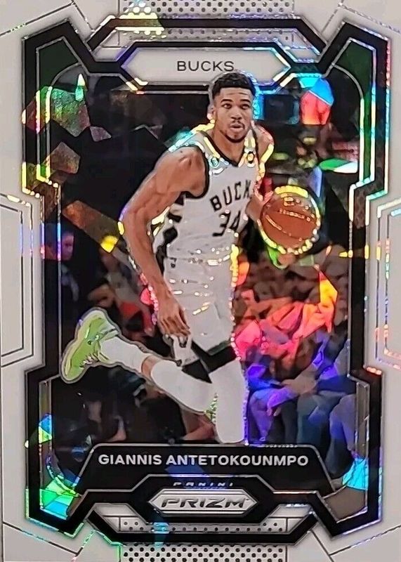 Giannis Antetokounmpo 2023 Prizm #103 White Ice /35 BGS 9.5