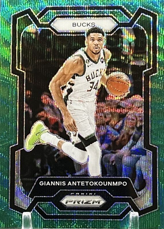 Giannis Antetokounmpo 2023 Prizm #103 Green Wave PSA 10