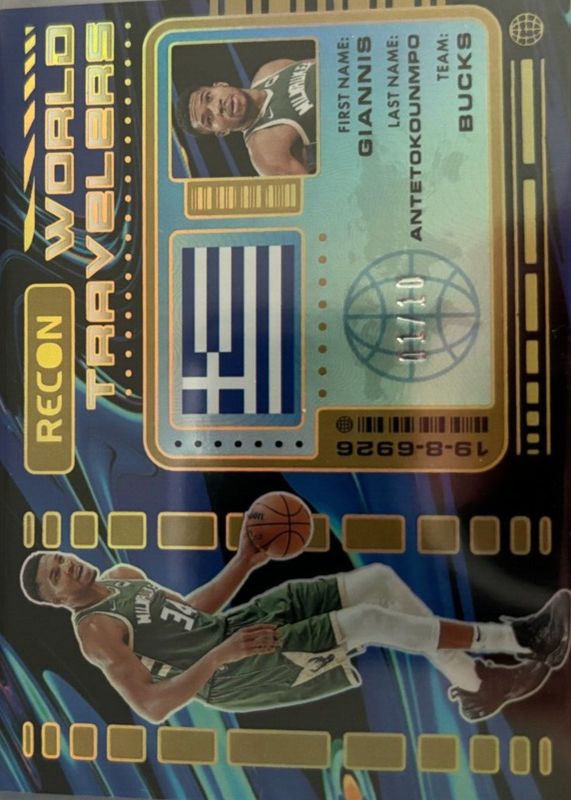 Giannis Antetokounmpo 2023 Recon #6 World Travelers - Gold /10 RAW