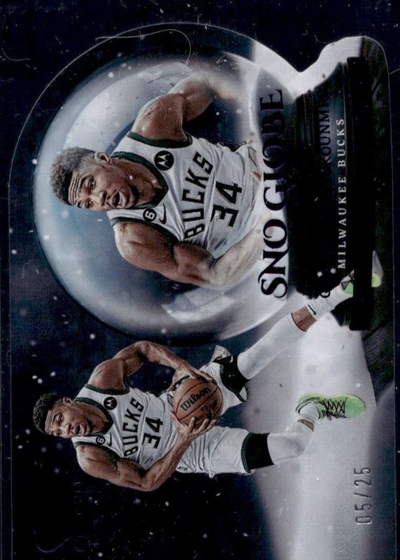 Giannis Antetokounmpo 2023 Crown Royale #15 Sno Globe - Purple /25 PSA 10