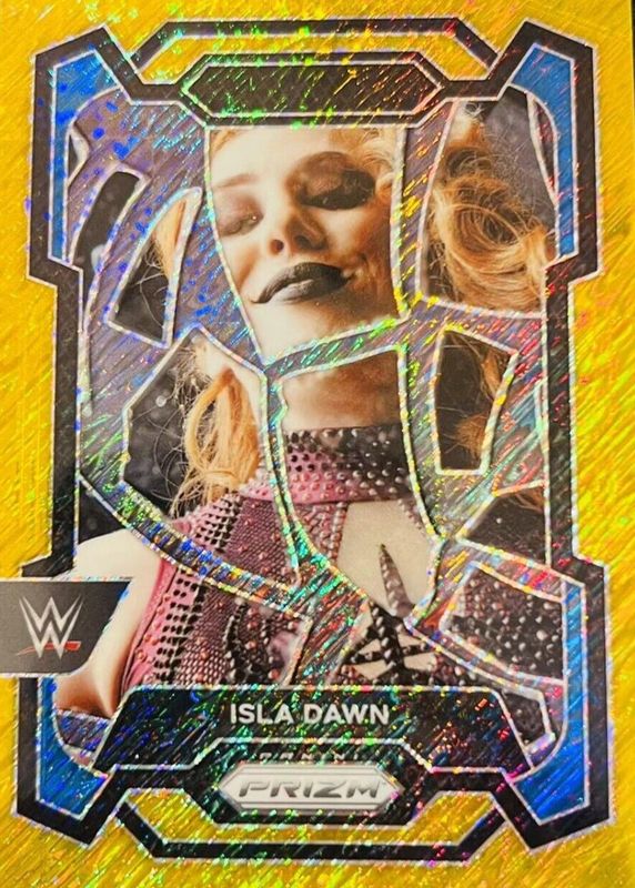 Isla Dawn 2024 Prizm WWE #194 Gold Shimmer /5 PSA 9