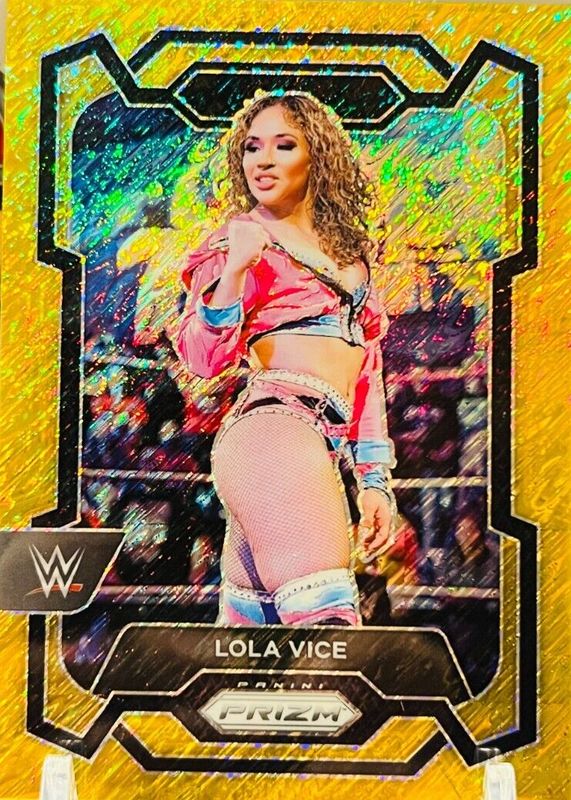 Lola Vice 2024 Prizm WWE #187 Gold Shimmer /5 RAW