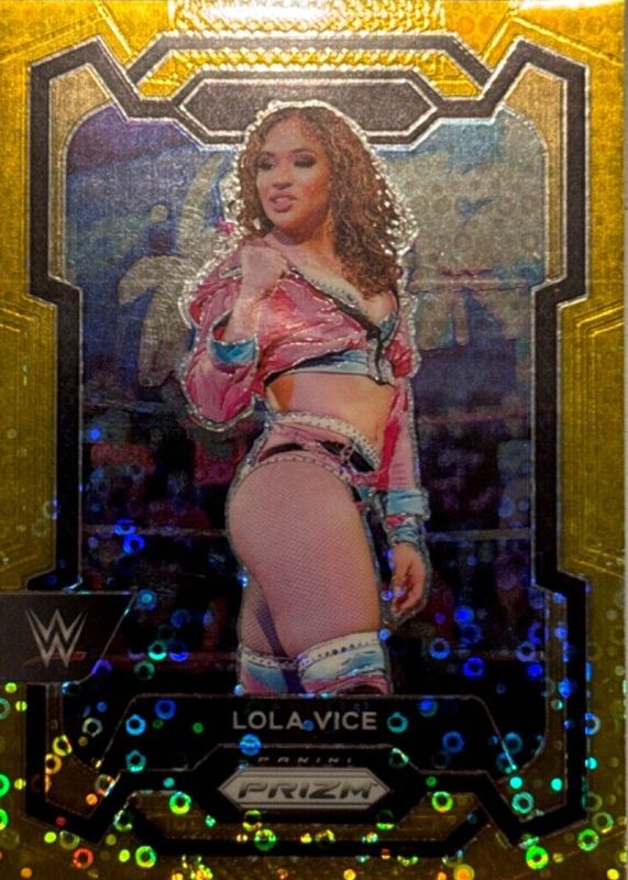 Lola Vice 2024 Prizm WWE #187 Gold /10 RAW