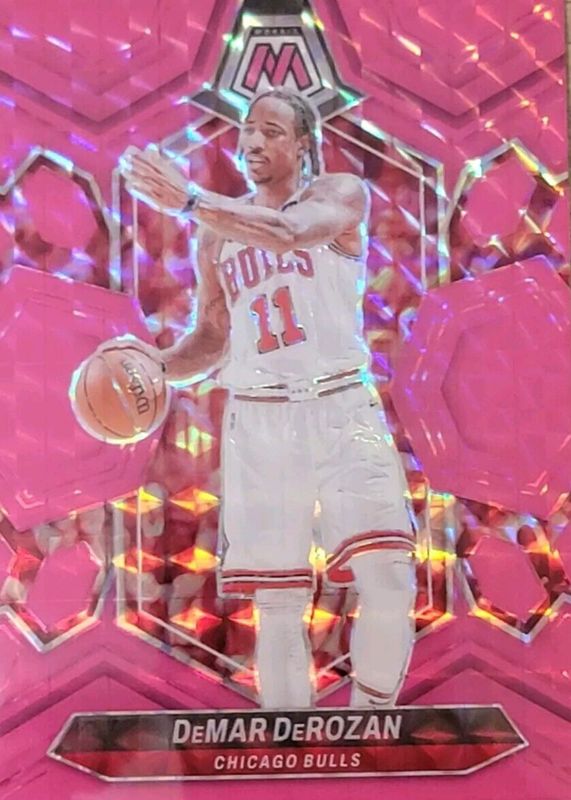 DeMar DeRozan 2023 Mosaic #82 Pink Fluorescent /10 RAW