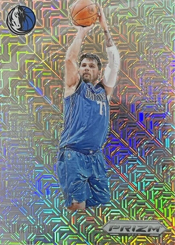 Luka Doncic 2023 Prizm Deca #13 Downtown Bound - Mojo /25 RAW