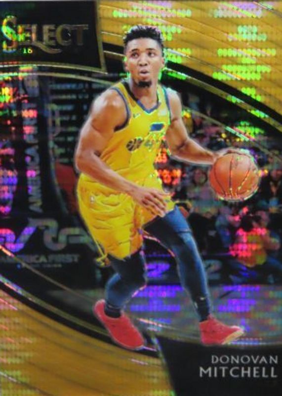 Donovan Mitchell 2018 Select #265 Courtside FOTL Neon Orange Pulsar /13 RAW