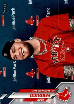 2020 Topps Update #U-33 SP Variation (Red Shirt)