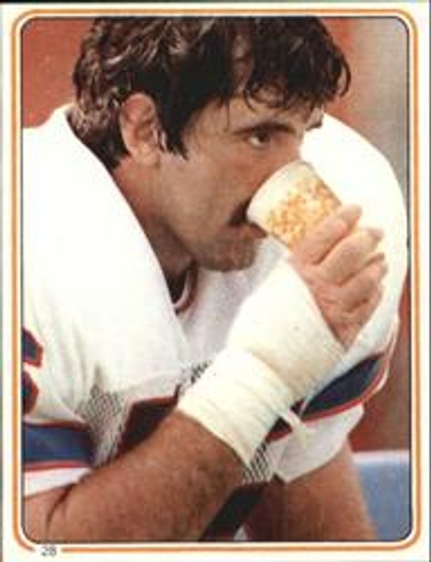 1983 Topps Stickers #28 Base