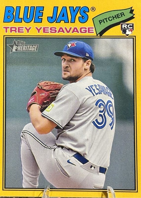 2026 Topps Heritage #245 Dark Yellow Border