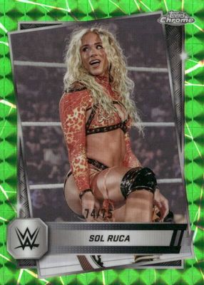 2025 Topps Chrome WWE #24 Neon Green Geometric Refractor /75