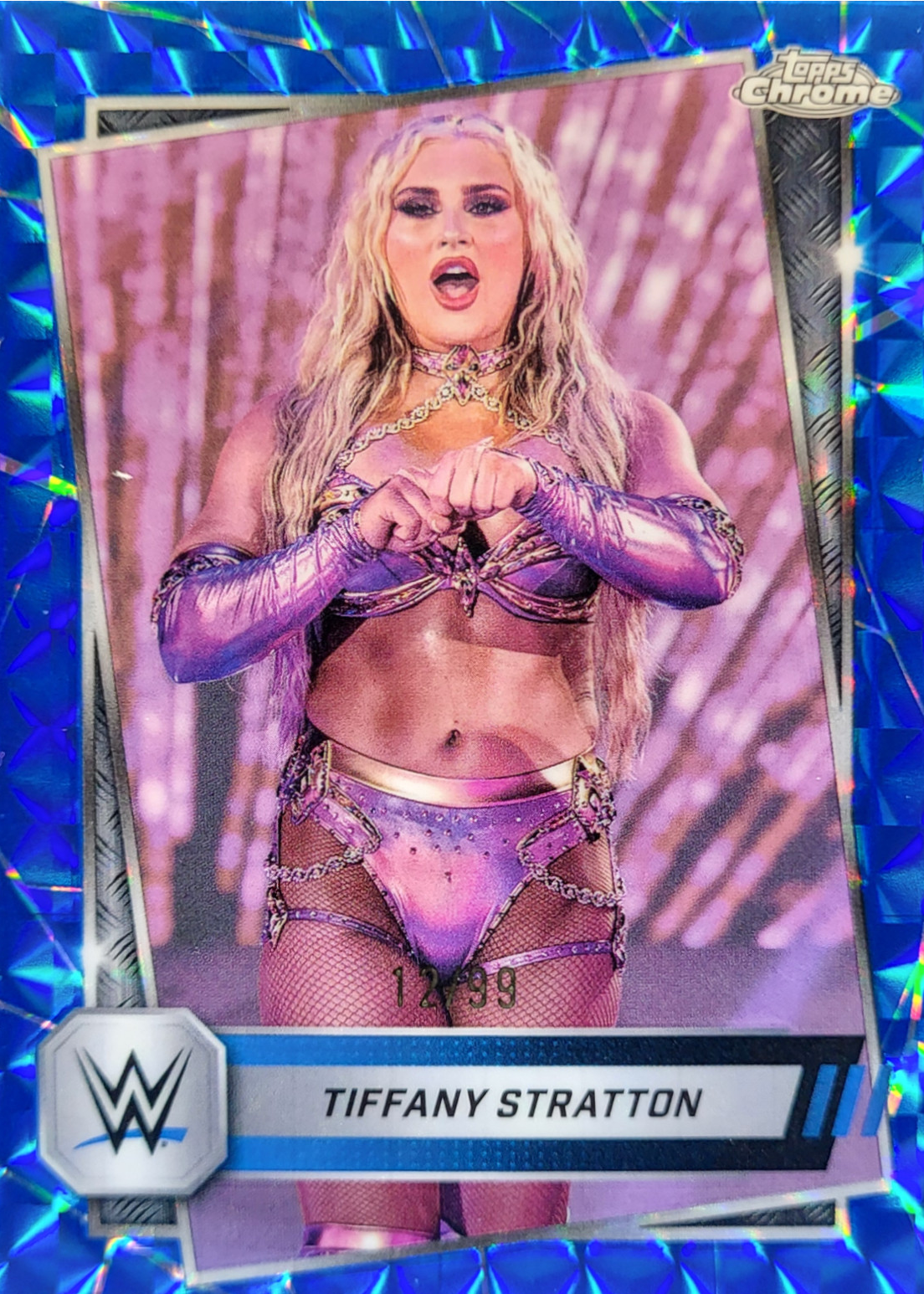 ＴTページ Tiffany Stratton 2025 Topps Chrome WWE #182 Red & Blue