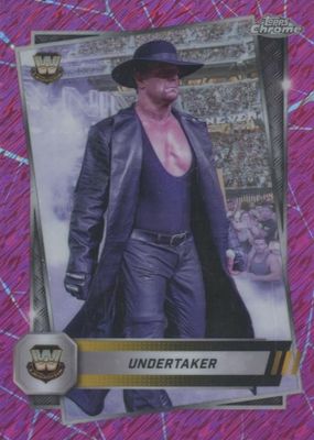2025 Topps Chrome WWE #21 Pink Shimmer Refractor