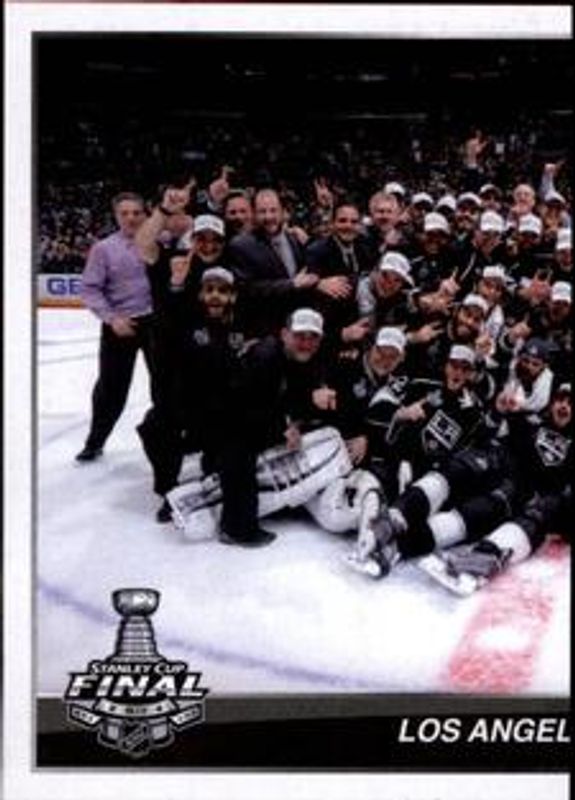 2014 Panini Stickers #475 Base