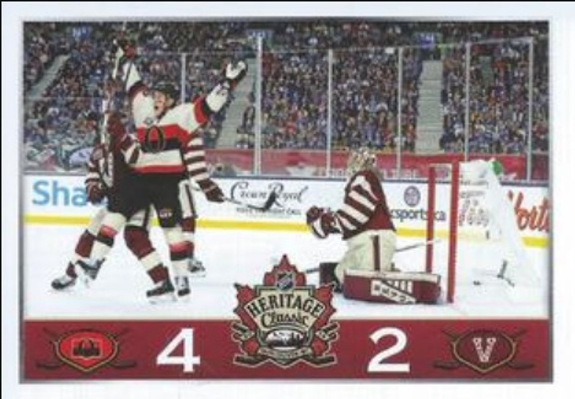 2014 Panini Stickers #446 Base