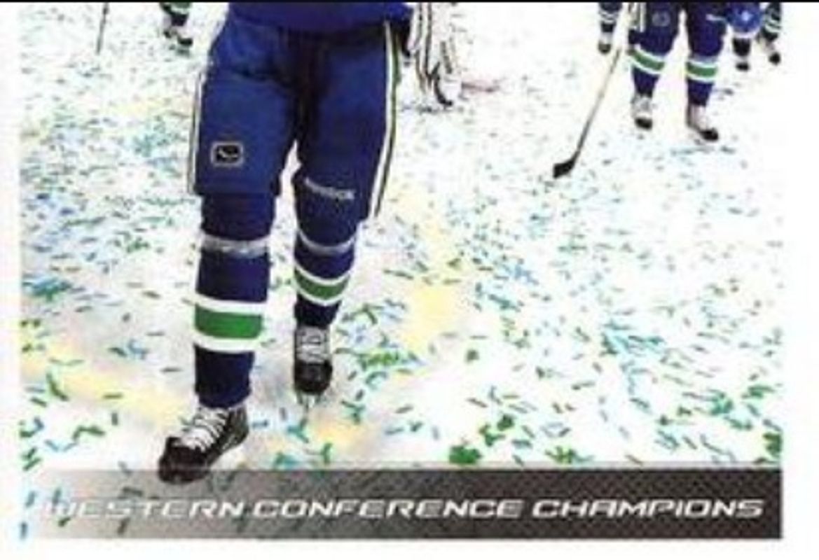 2011 Panini Stickers #350 Base