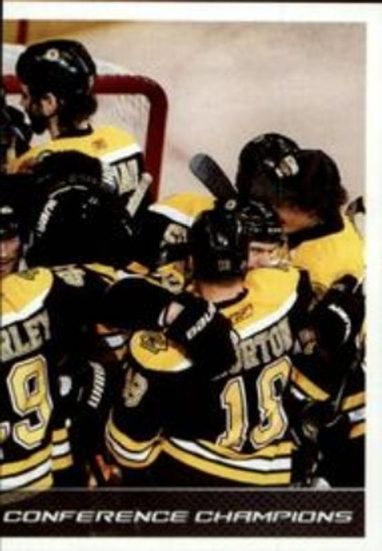 2011 Panini Stickers #348 Base