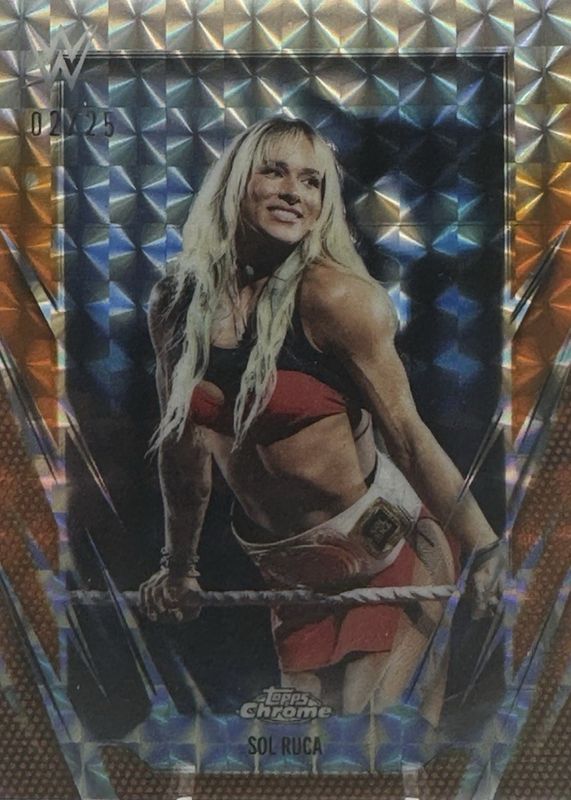 2026 Topps Chrome WWE #34 Orange Geometric Refractor /25