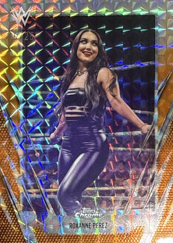 2026 Topps Chrome WWE #65 Orange Geometric Refractor /25