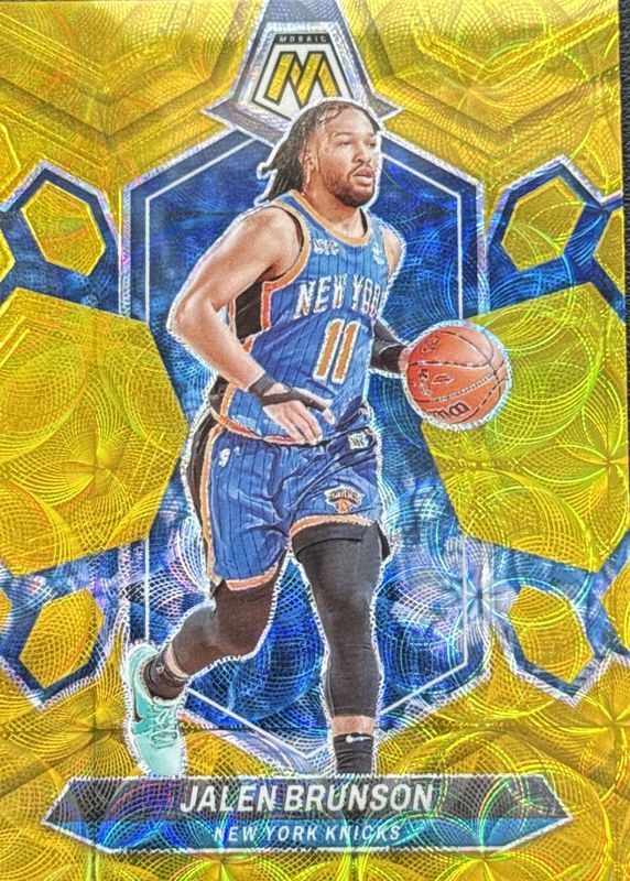 Jalen Brunson 2023 Mosaic #67 International Gold /10 RAW